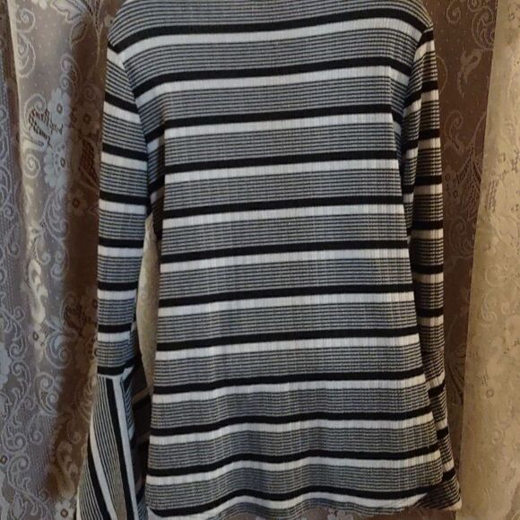 FSL Apparel Size L black white stripe bell sleeve V neck Knotted tie waist top - Picture 4 of 8